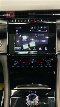 جیپ گراند شیرۆکی